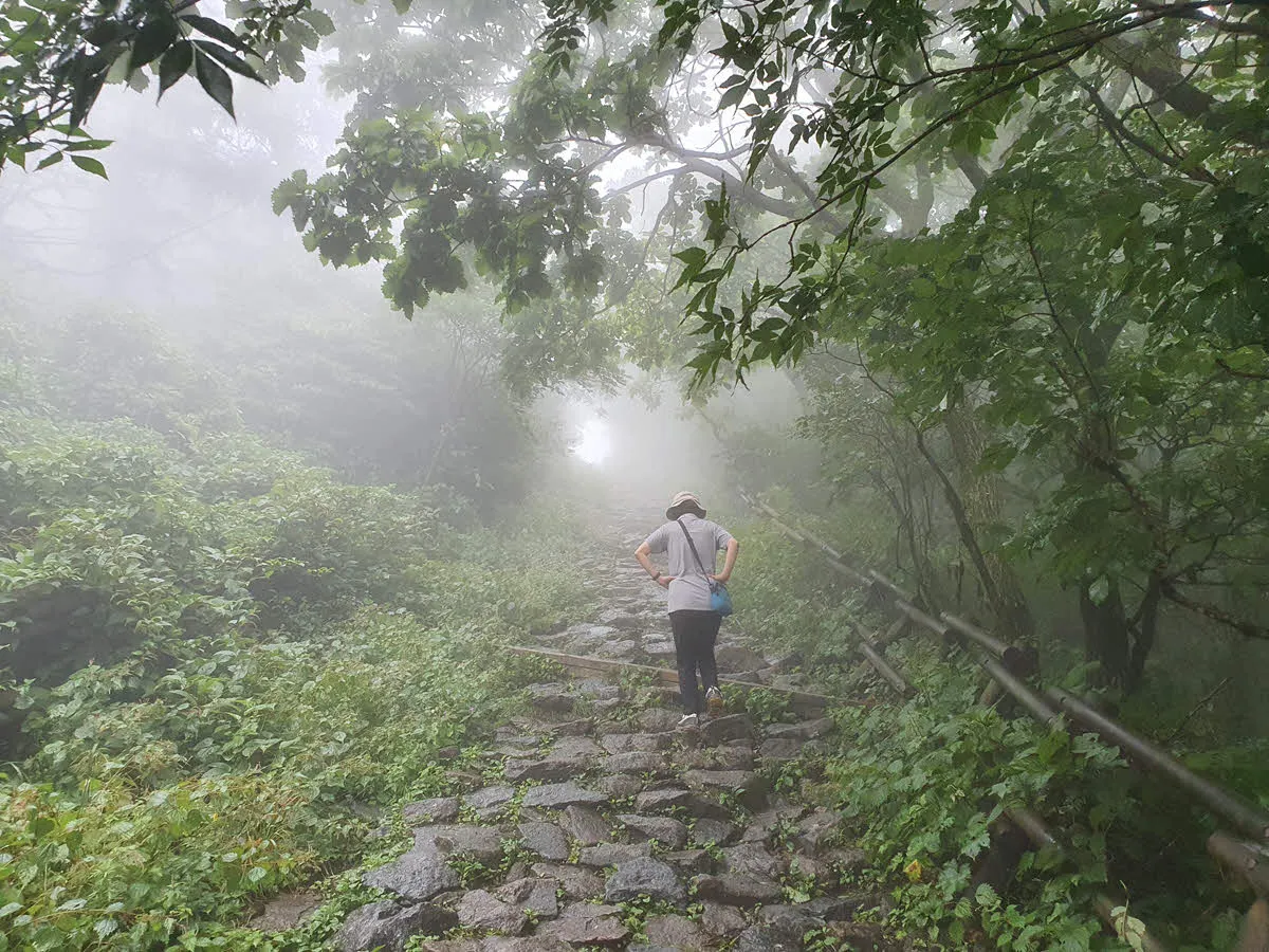 세번 째 돌계단 지옥. 멀리 끝이 보인다.