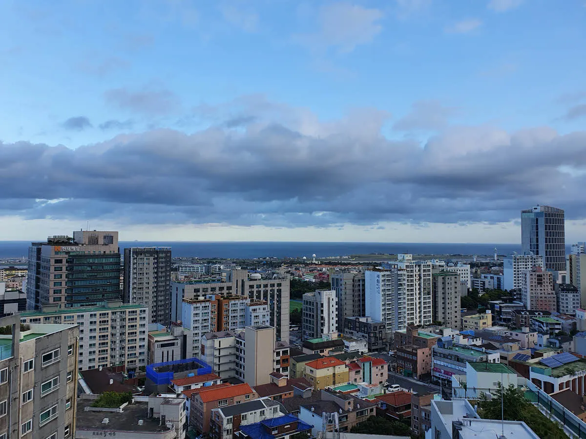 숙소에서 바라본 제주공항방면 풍경