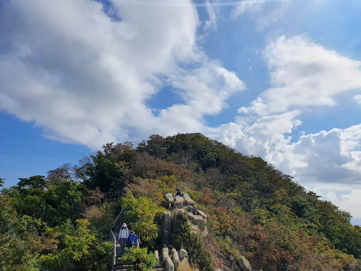 참성단이 멀지 않았다