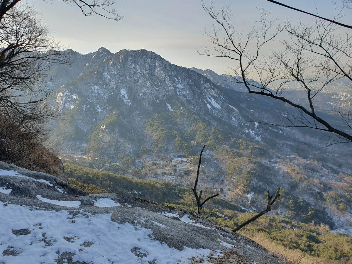 원효봉 가는길에 바라본 의상봉 방면