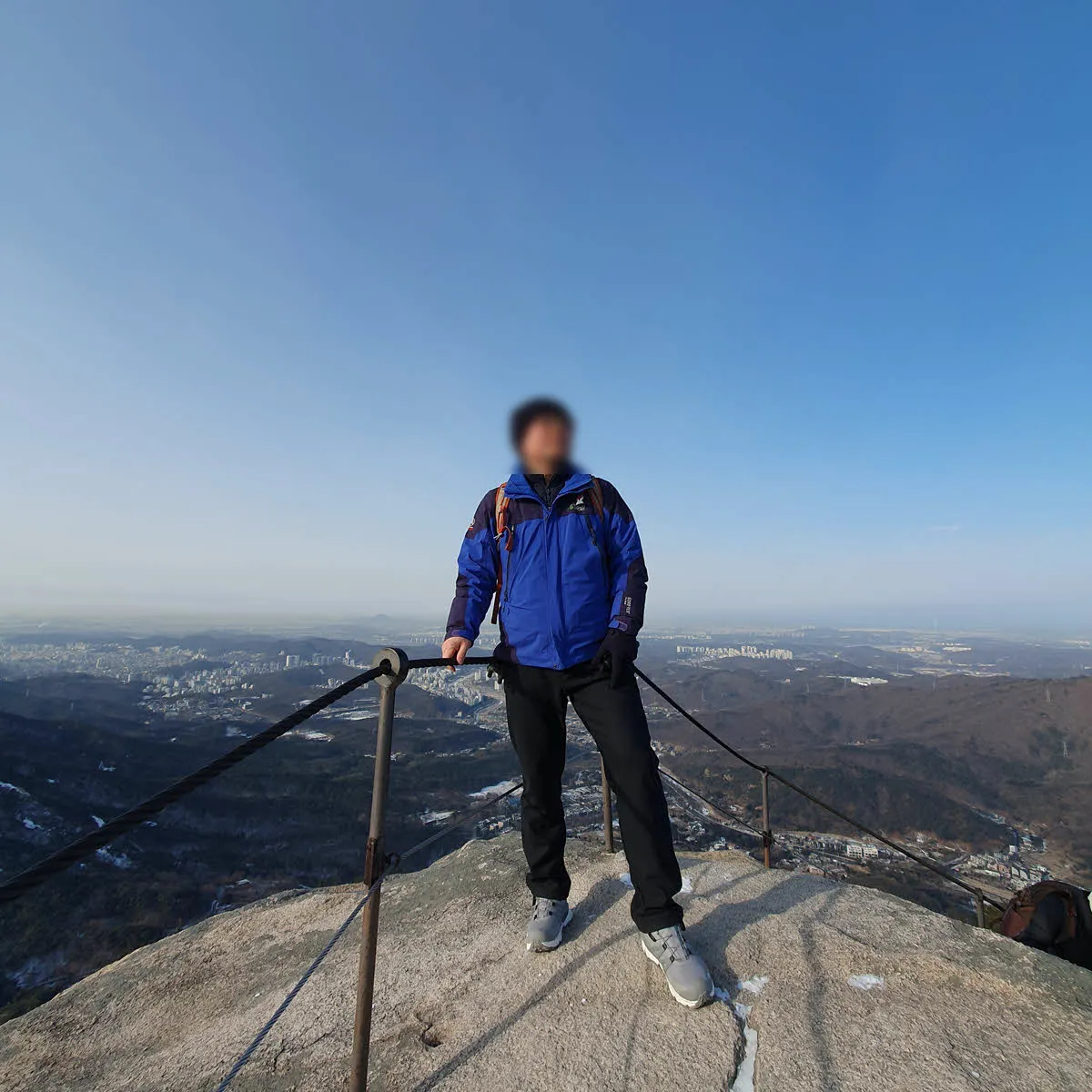 효암에서 원효봉 가기 전 나타나는 암봉