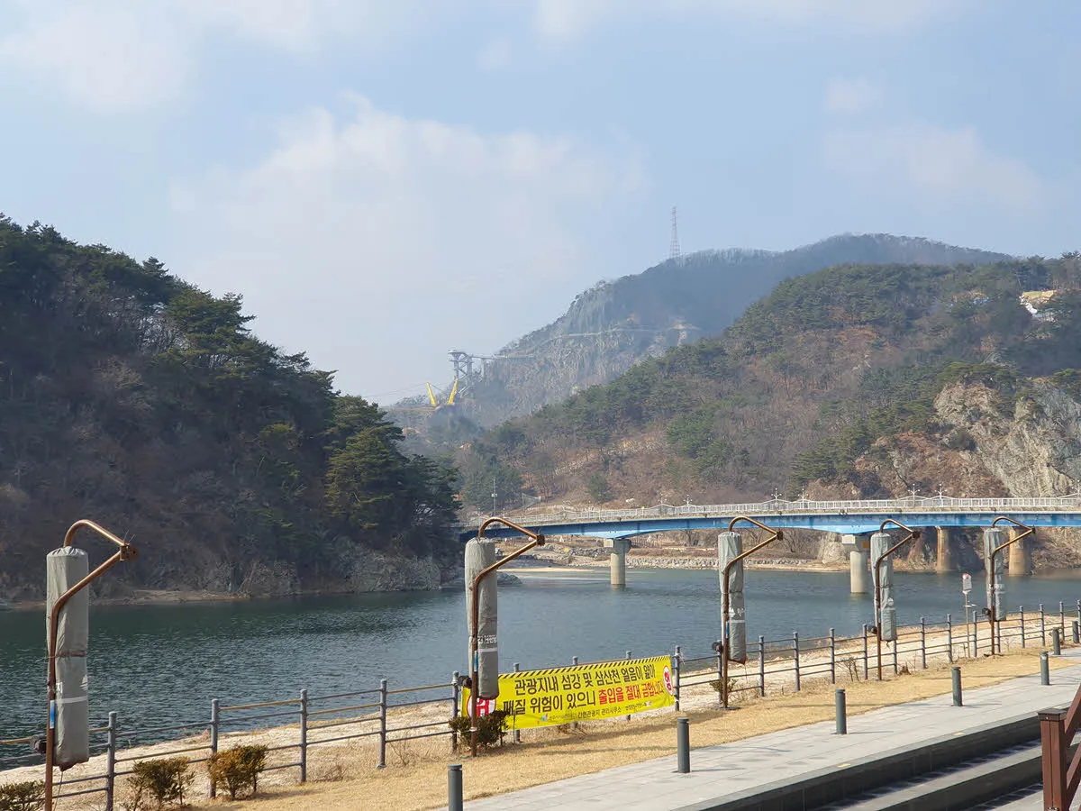 소금산 출렁다리, 소금잔도, 스카이타워