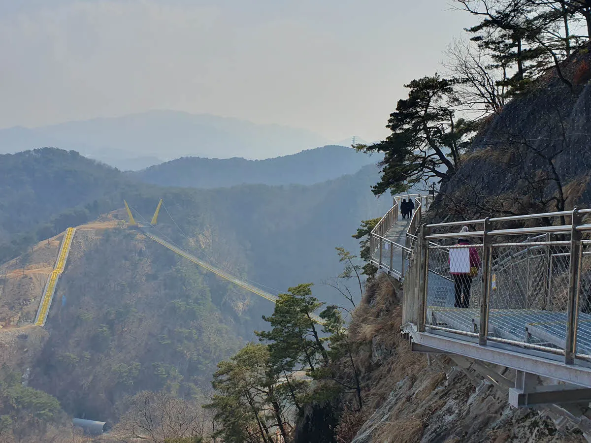 소금잔도에서 바라본 울렁다리