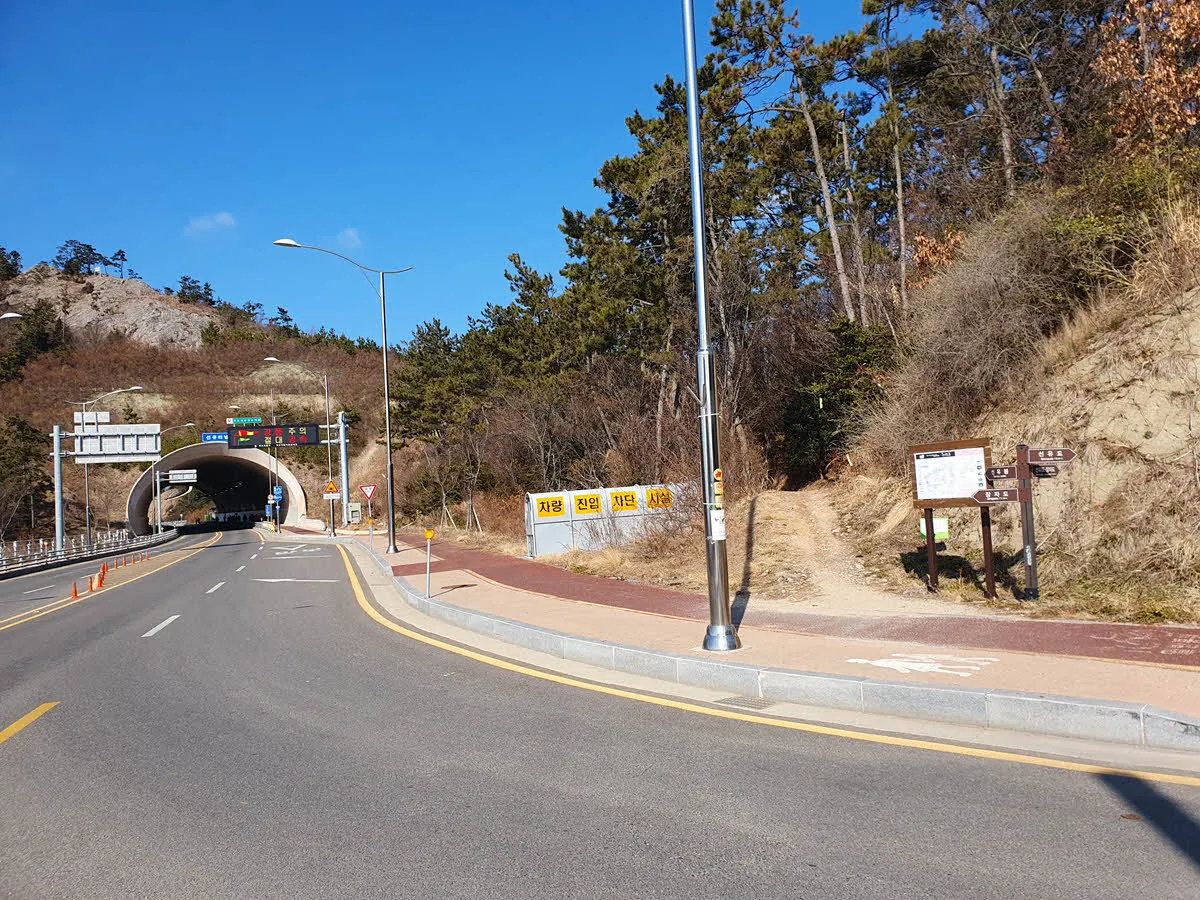 선유 2교차로에 있는 선유봉으로 가는 등산로 입구