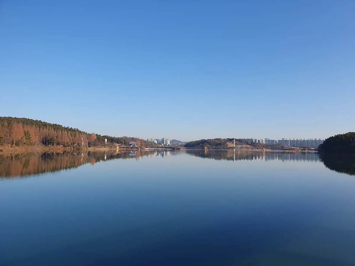 고요한 은파 호수공원