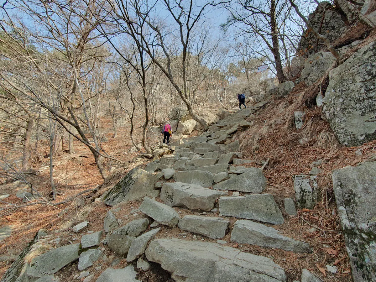 팔공산 비로봉 돌계단의 위엄