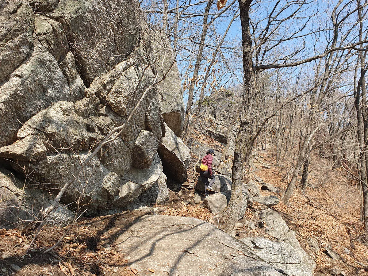 청계산 망경대 험한길