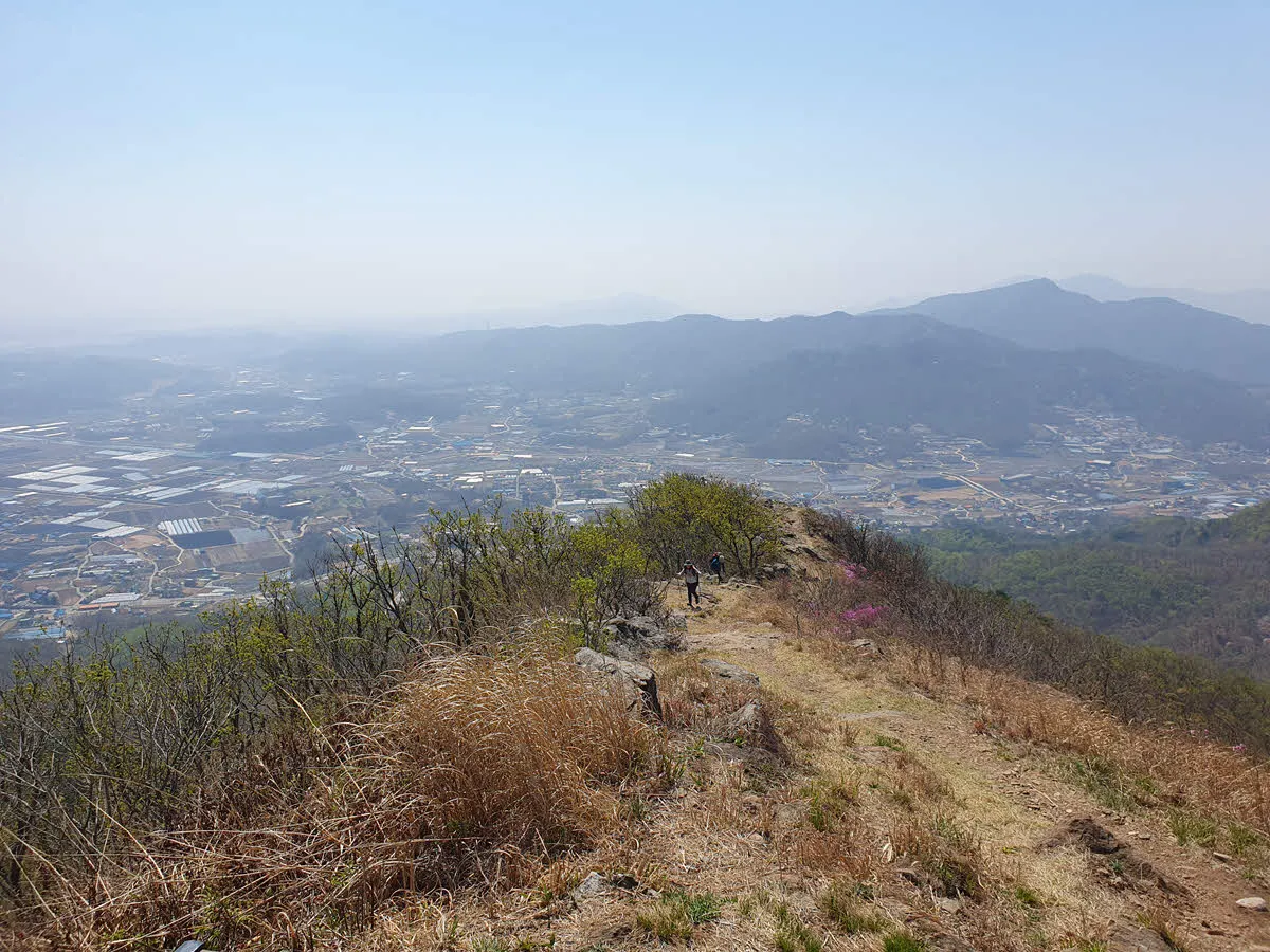 찬우물 고개 방면