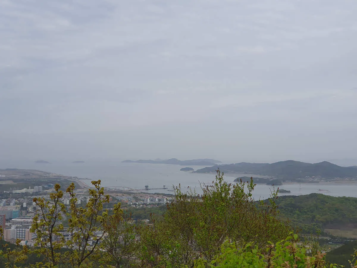 삼목항과 신도 그리고 장봉도가 보인다.