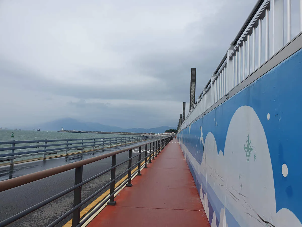 오동도 방파제의 자전거 도로