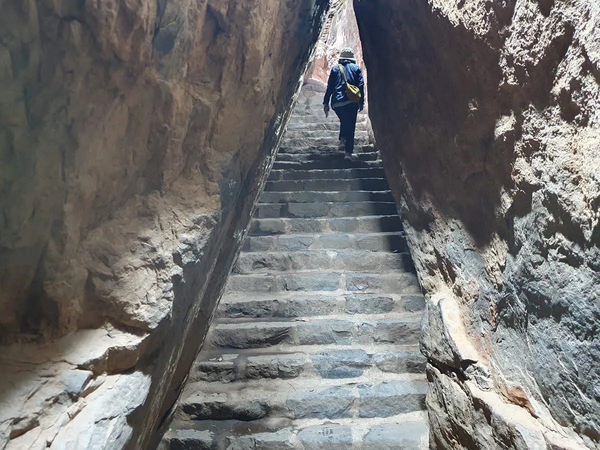 향일암의 해수관음상을 보러 가는 길