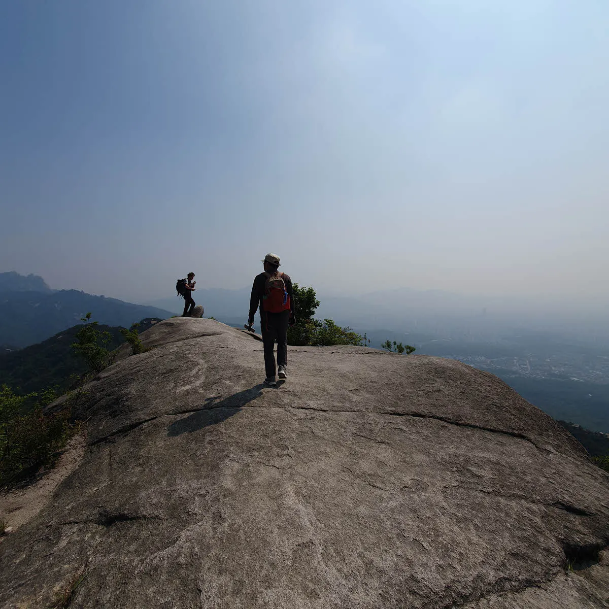 영봉에서 육모정 가는 길