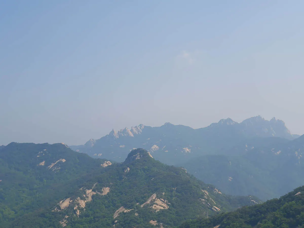 멀리 보이는 오봉과 도봉산