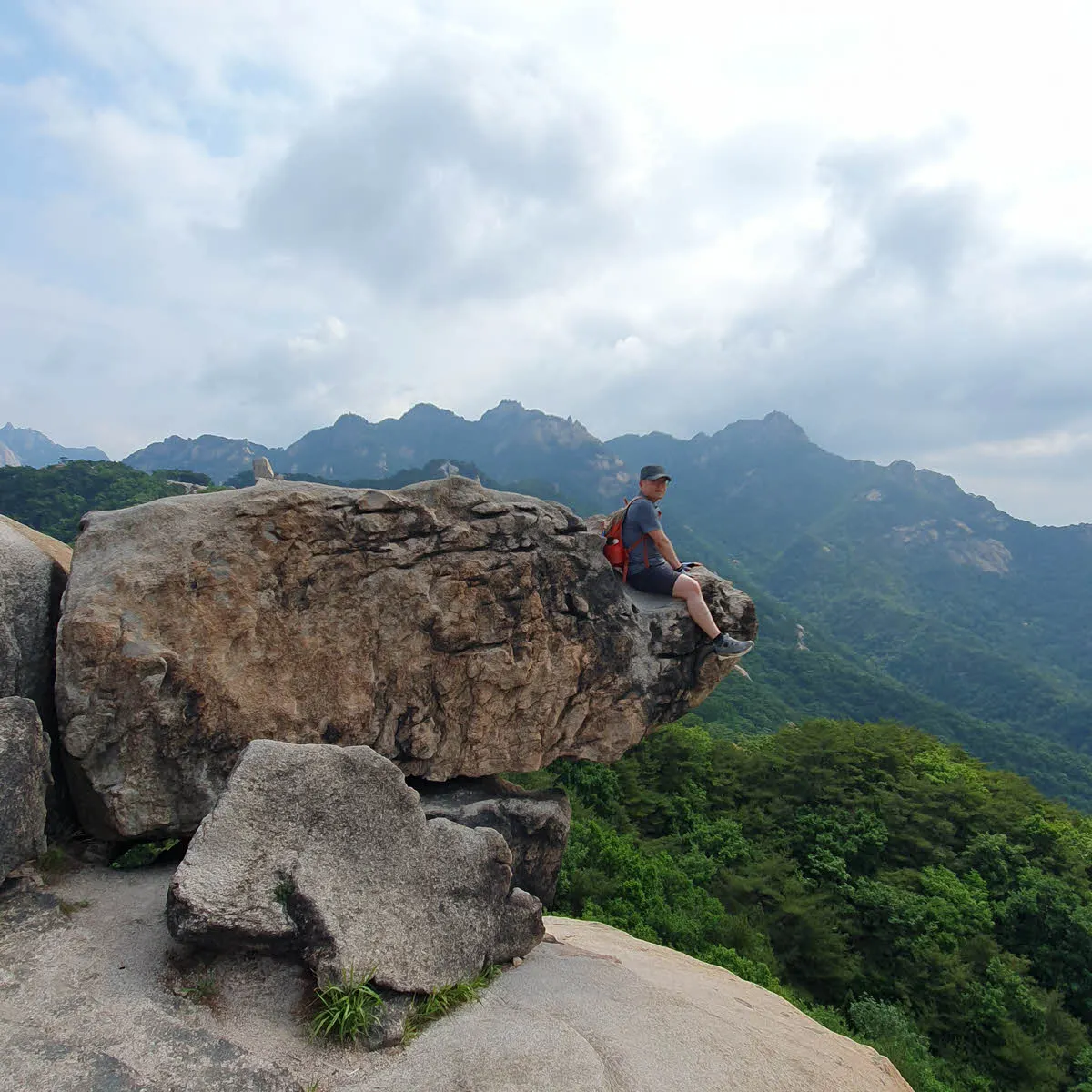 북한산 비봉 코뿔소 바위