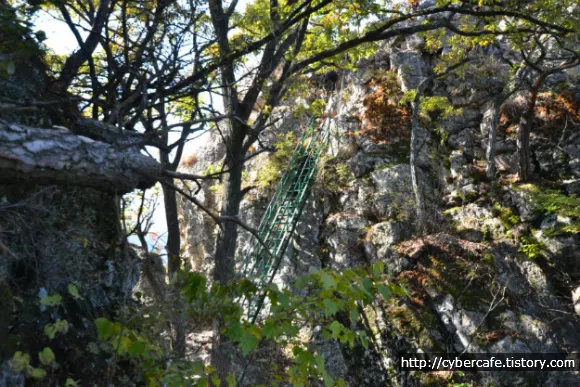 등산의 재미를 느끼게 해주는 강원도 홍천의 팔봉산 종주기