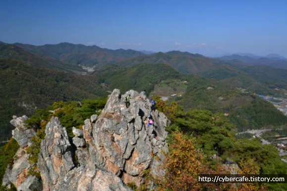 등산의 재미를 느끼게 해주는 강원도 홍천의 팔봉산 종주기