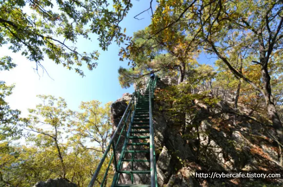 등산의 재미를 느끼게 해주는 강원도 홍천의 팔봉산 종주기