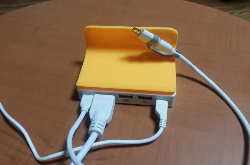 다양한 용도의 MHL 케이블 용도의 도킹스테이션 (오리온 아이웍스테이션)