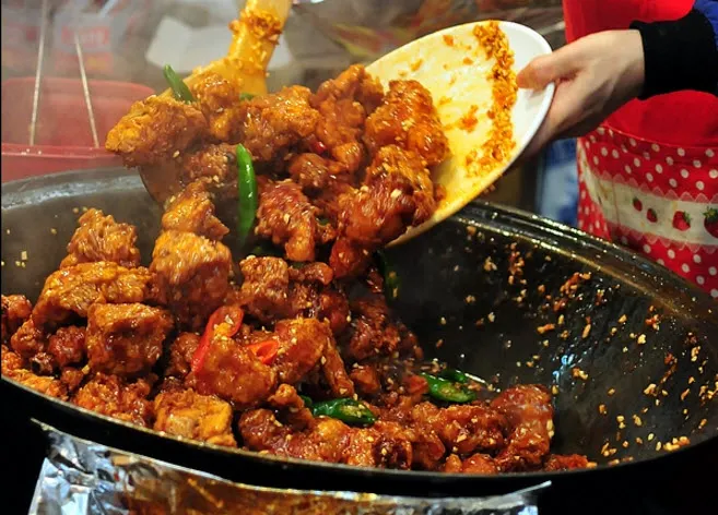 인천의 명물인 신포시장의 신포닭강정 맛보기