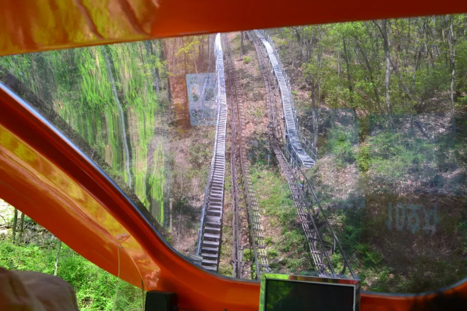 제천 비봉산의 청풍호 관광모노레일