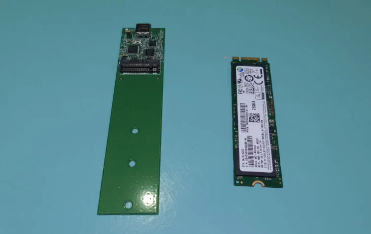 M2 SSD를 외장하드로 만들어주는 케이스 (Transcend TS-CM80S)