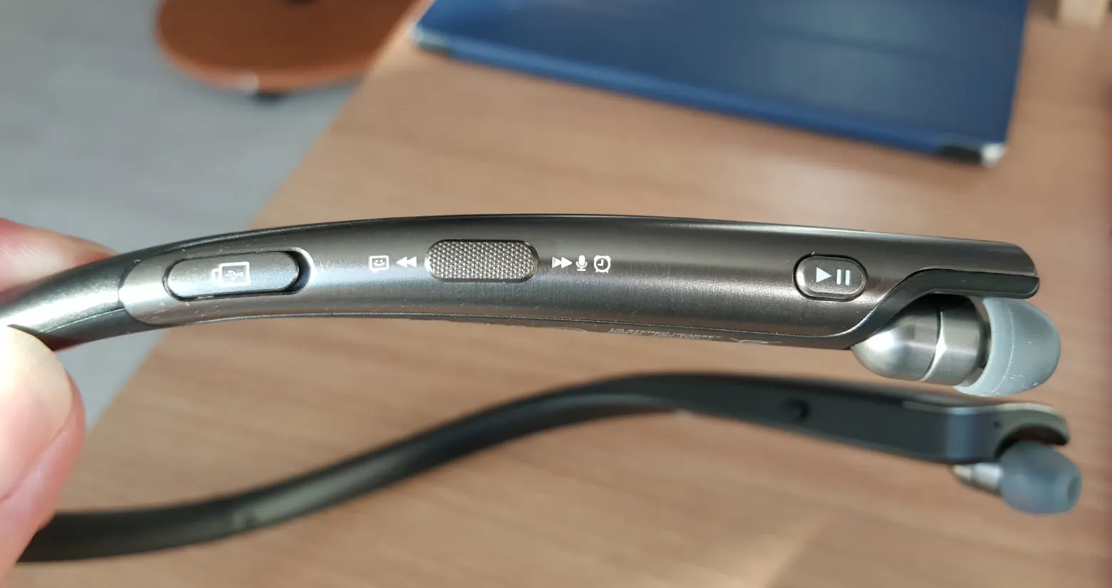 블루투스 이어폰 LG HBS-1100 사용기