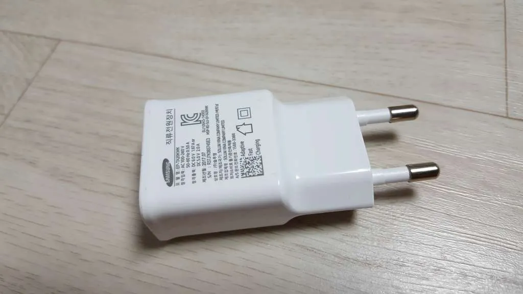 스마트폰 무선 충전기 - Speedy