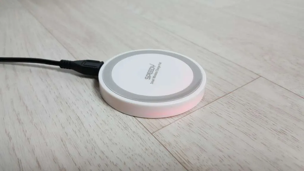 스마트폰 무선 충전기 - Speedy