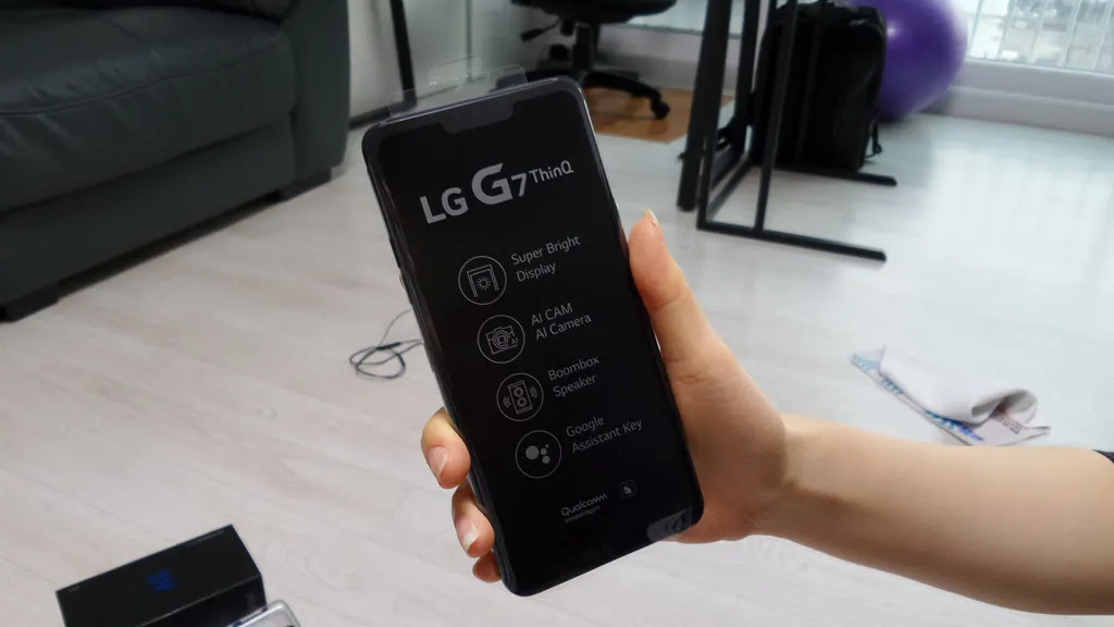 갤럭시S9과 LG G7 ThinQ 비교