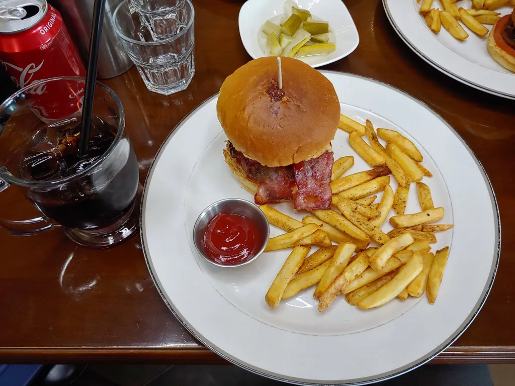 [명동/수제버거] 의외의 맛집을 찾는 즐거움