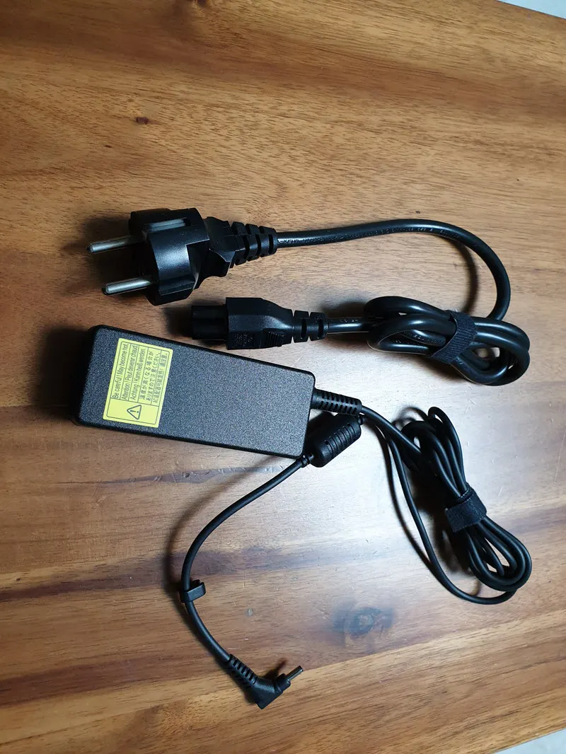 최고의 가성비 노트북 트래블메이트X5 (Acer TravelMate X5)