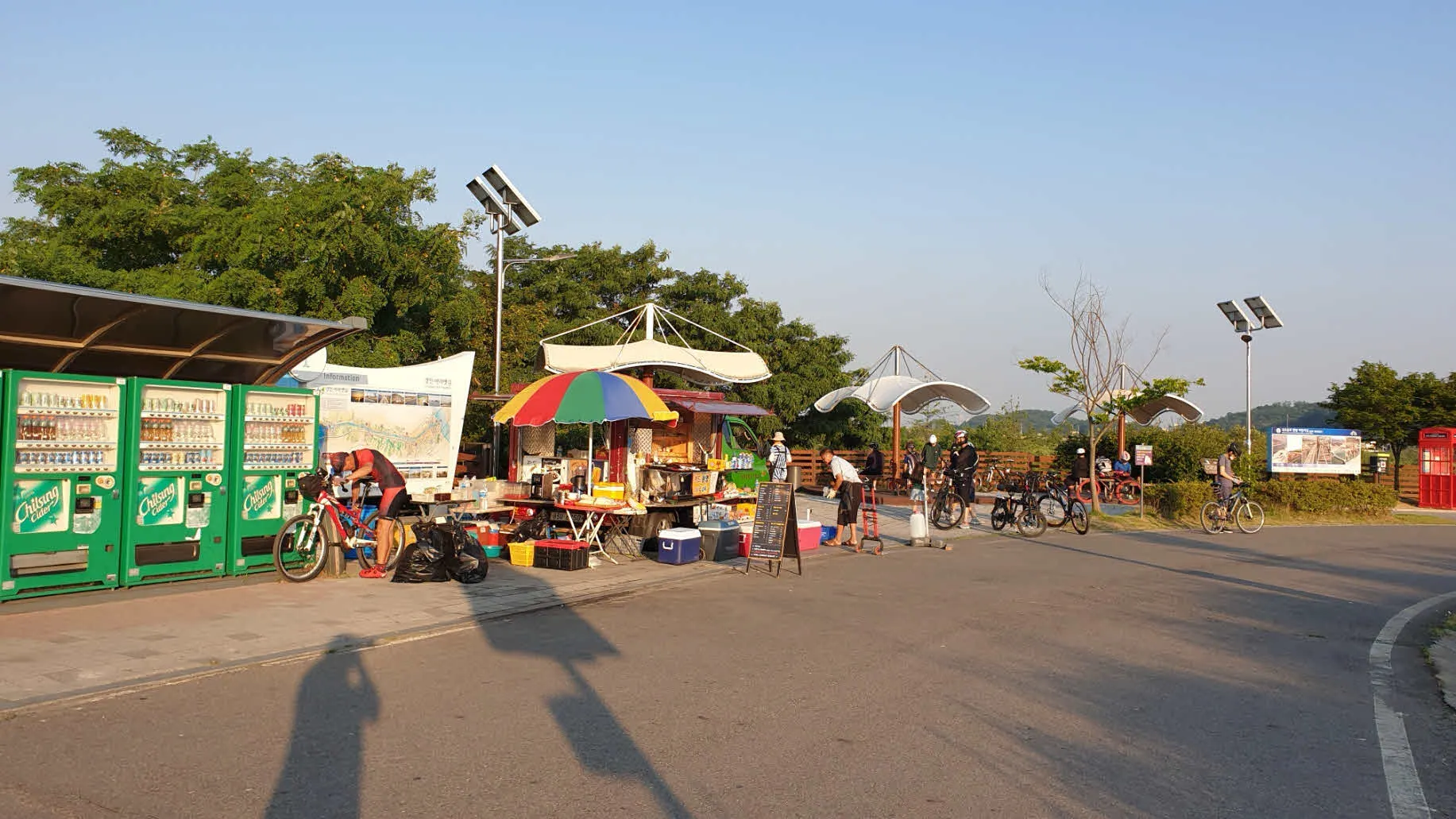 아라뱃길과 한강이 만나는 합수부의 아라한강인증센터