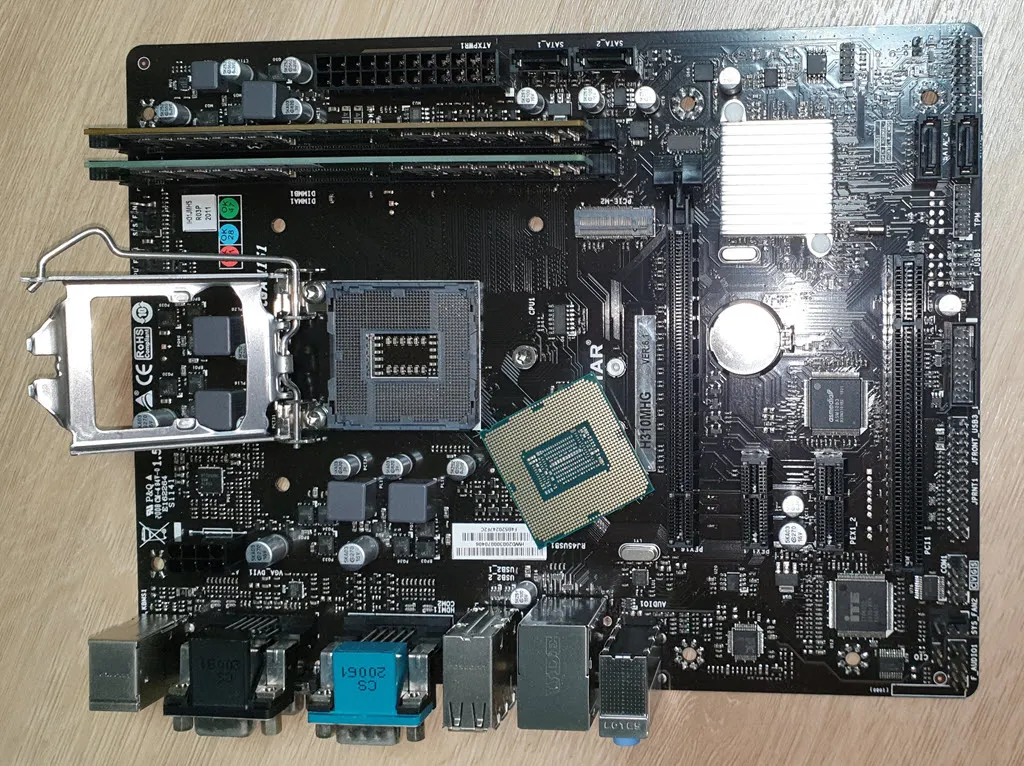 PC의 메인보드와 CPU (i5-9400F)