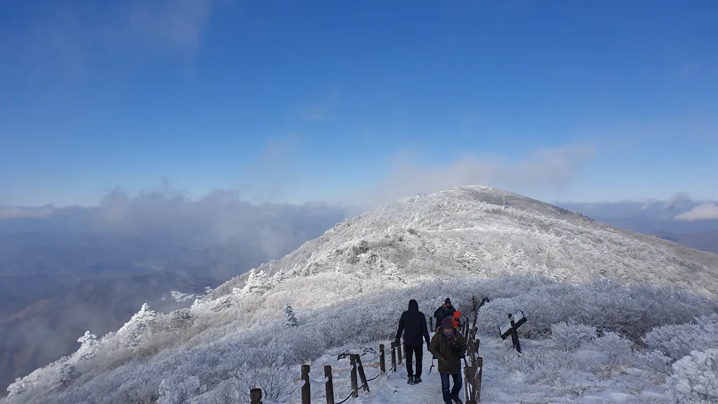 덕유산 중봉이 상고대