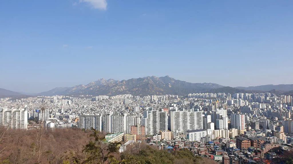 앵봉산 정상에서 바라본 북한산