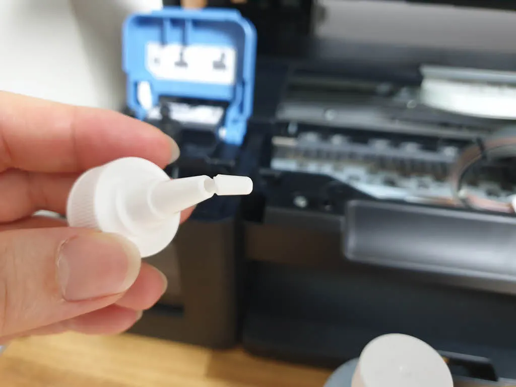 G3900용 GI-990 호환잉크와 함께 온 충전용 뚜껑