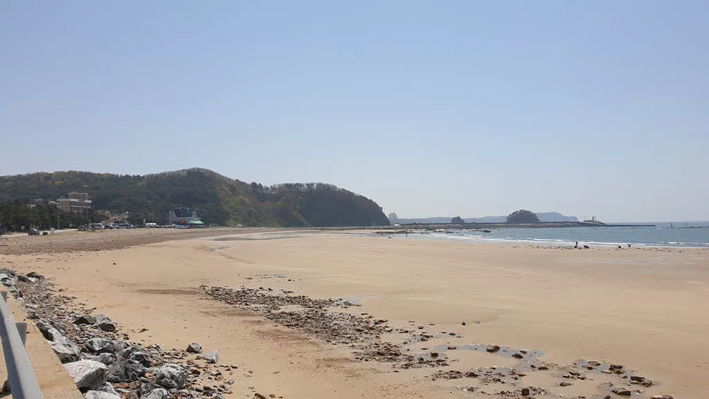 방포해변에서 바라본 꽃지방면