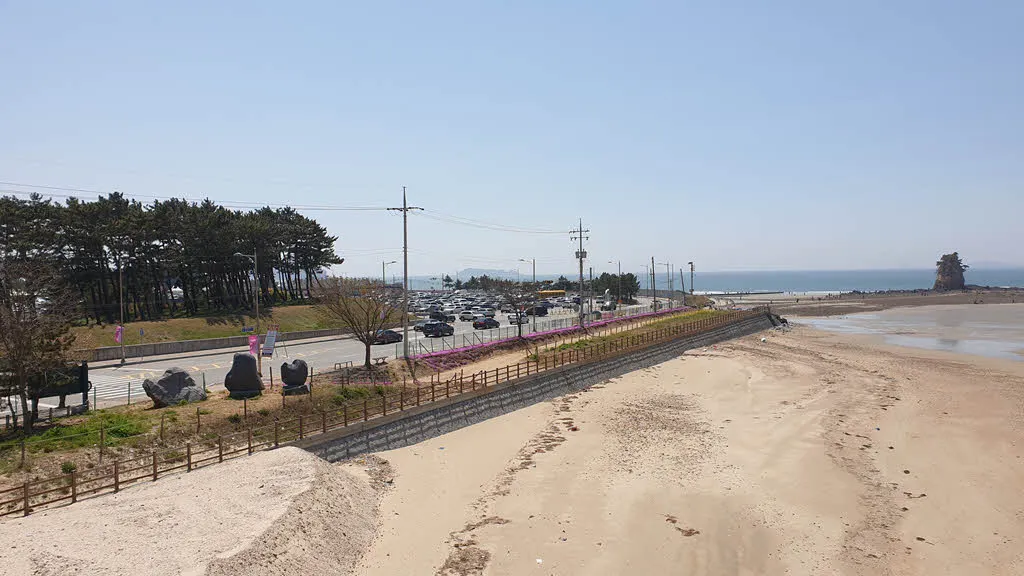 꽃지해안공원과 주차장