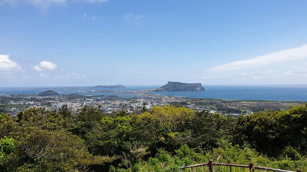 대수산봉 정상에서바라본 우도와 성산일출봉