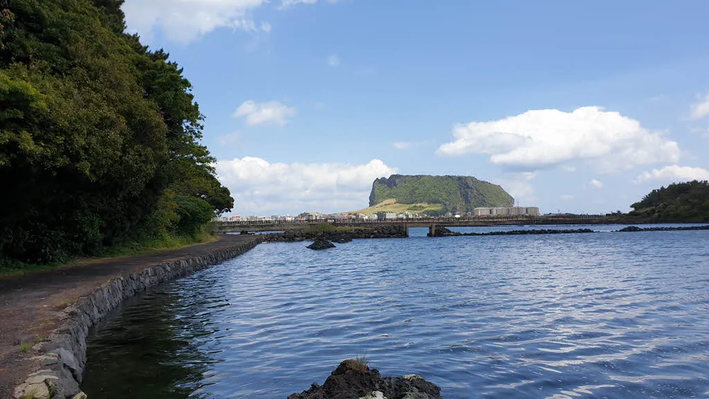 식산봉과 성산일출봉