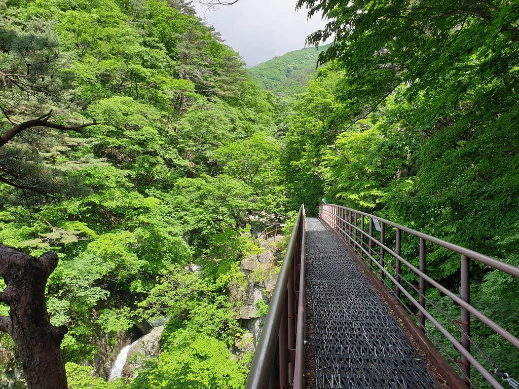 희방폭포 구름다리