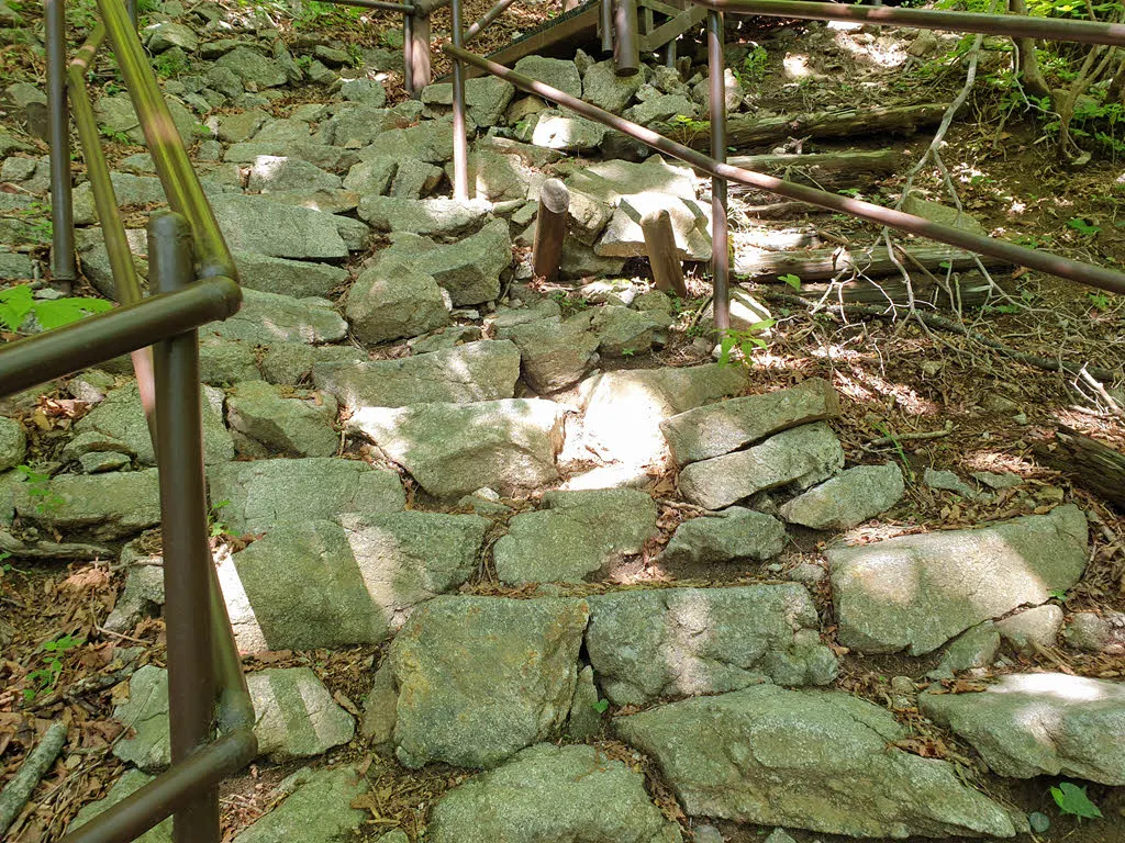 무지막지한 돌계단