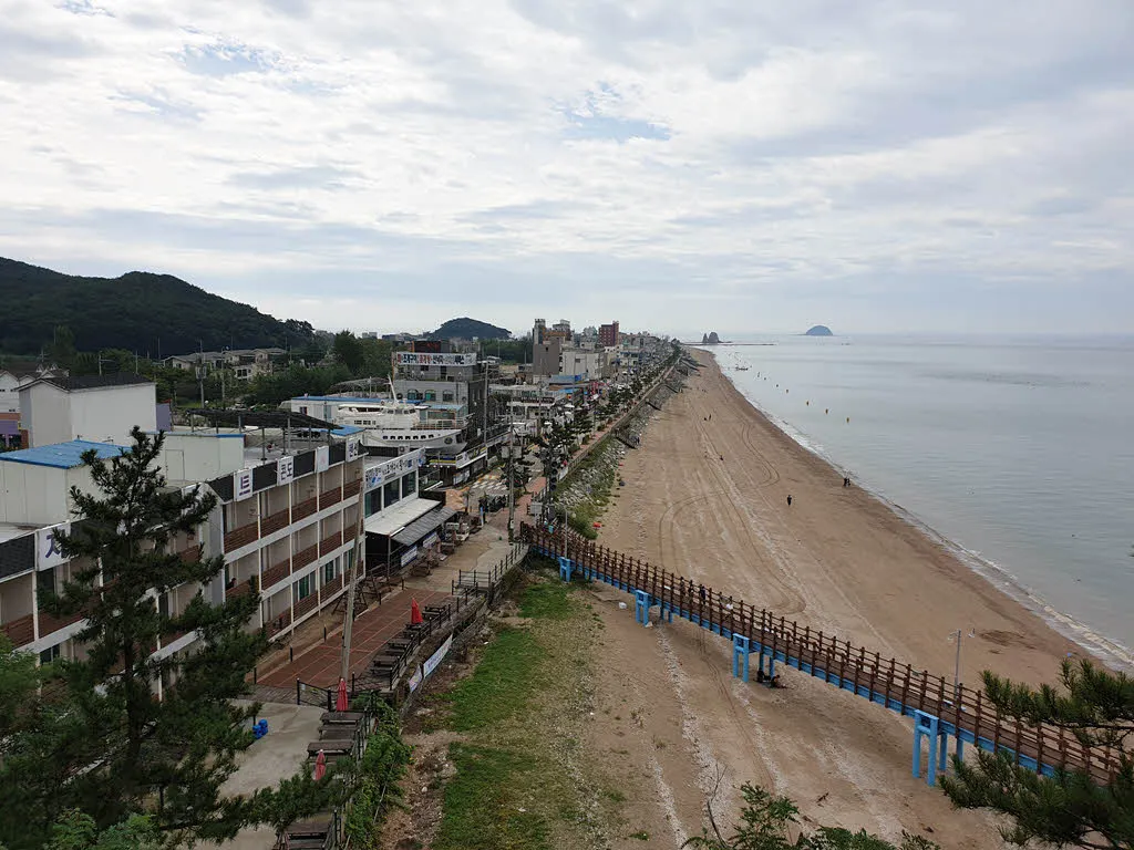 탑재산에서 바라본 제부도 해변