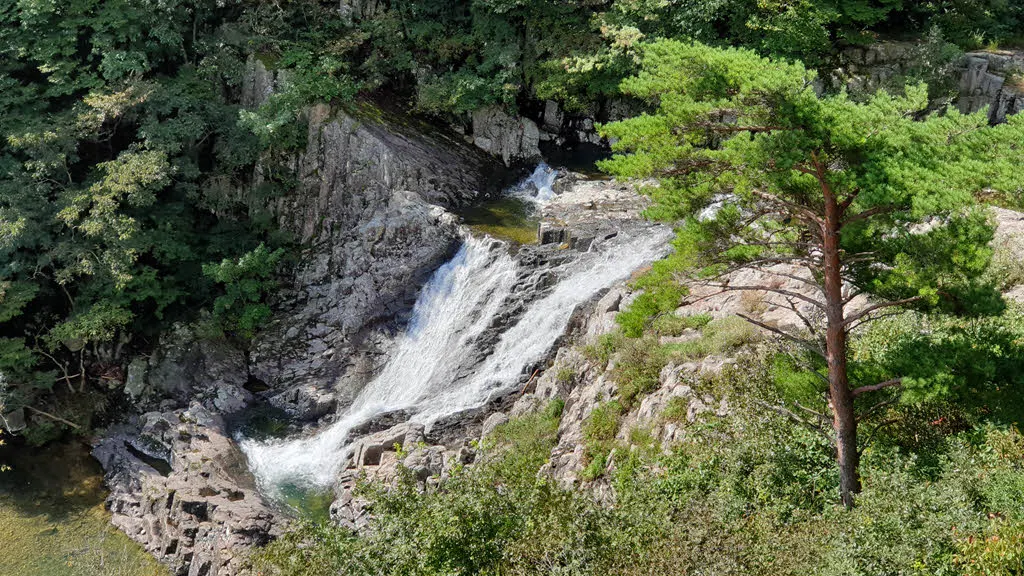 직소폭포 아래의 작은 폭포