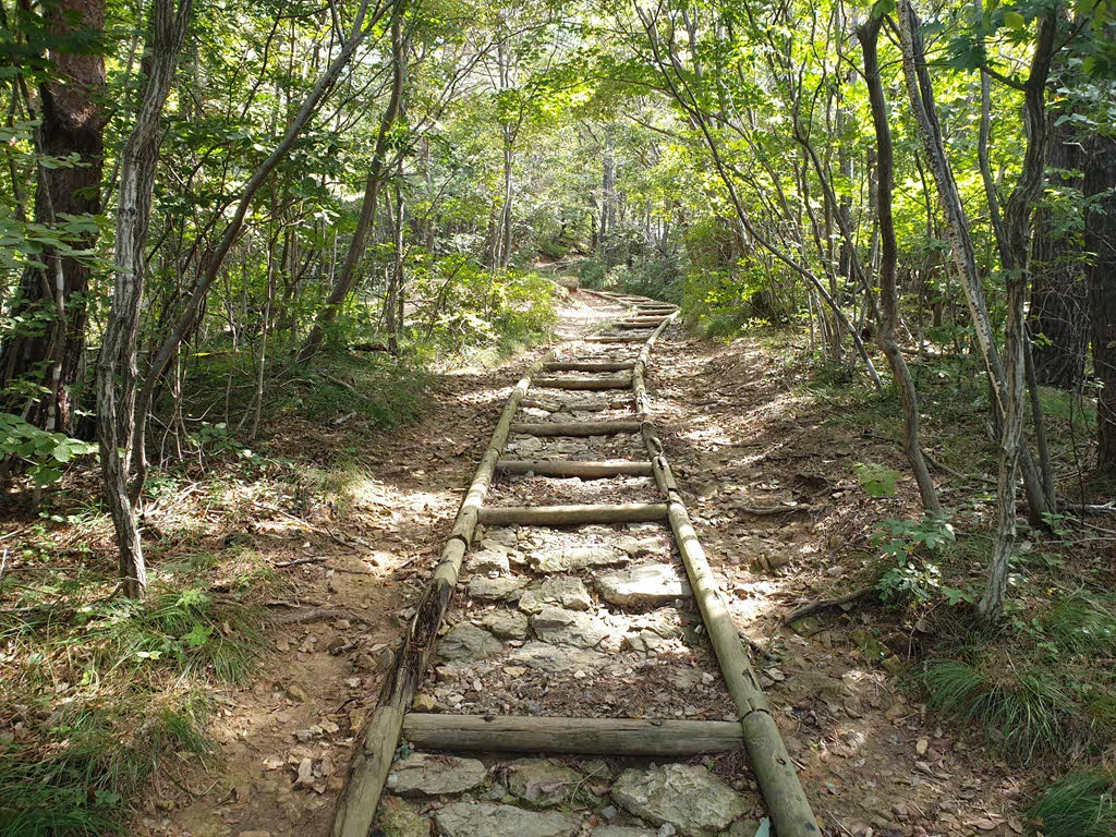 거친 암벽길 전의 워밍업