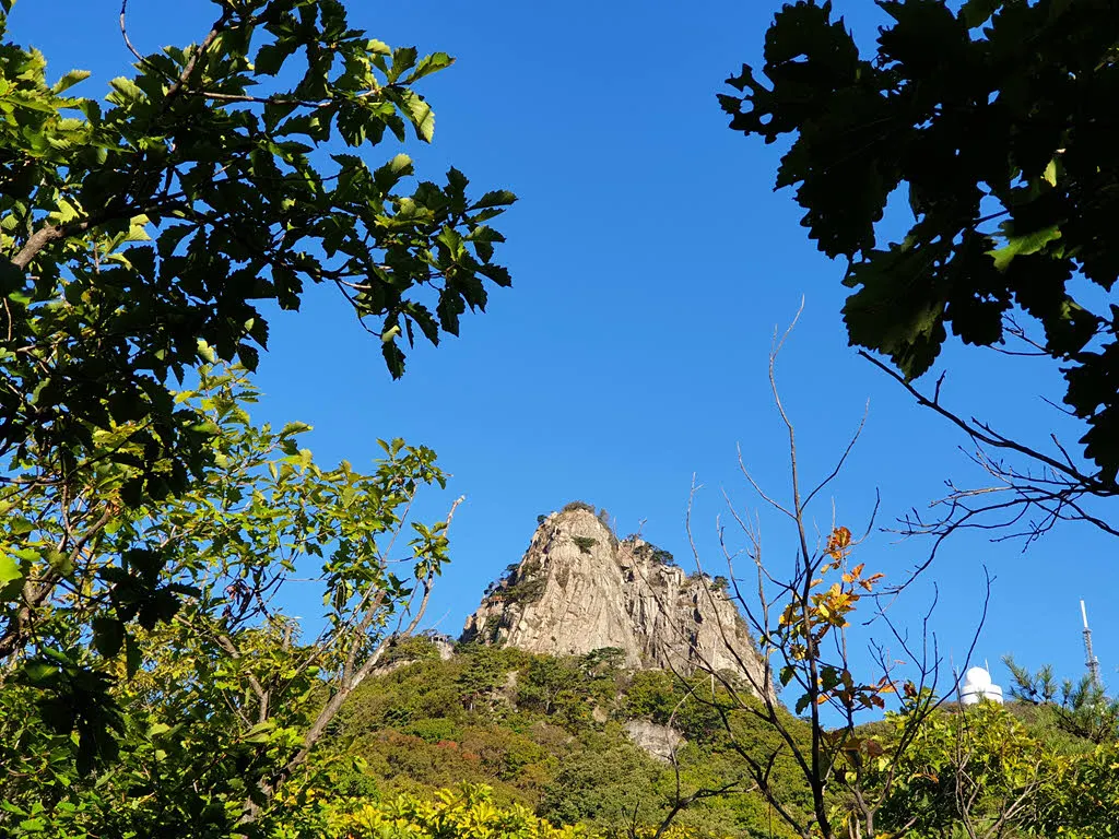 선일재에서 걷다 보면 보이는 임꺽정봉