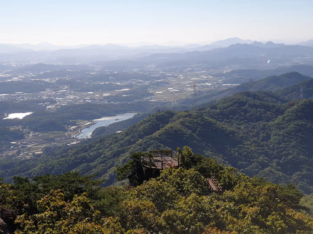 2전망대로 가는 암벽데크길에서 바라본 3전망대