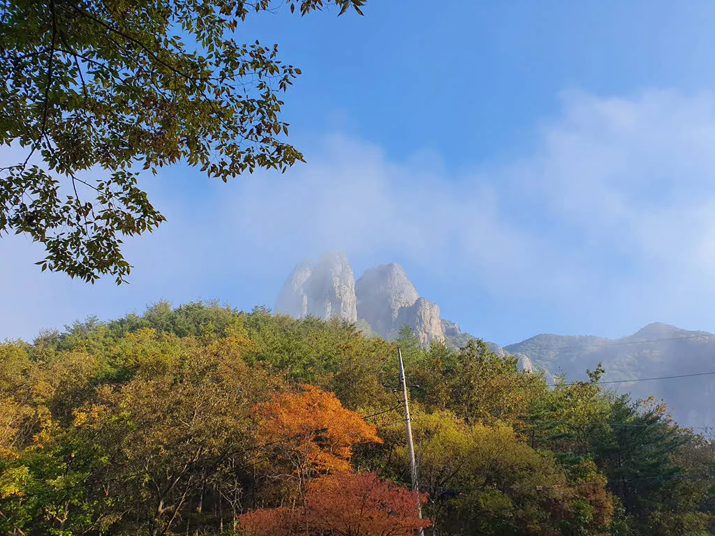 주왕산의 명물 기암
