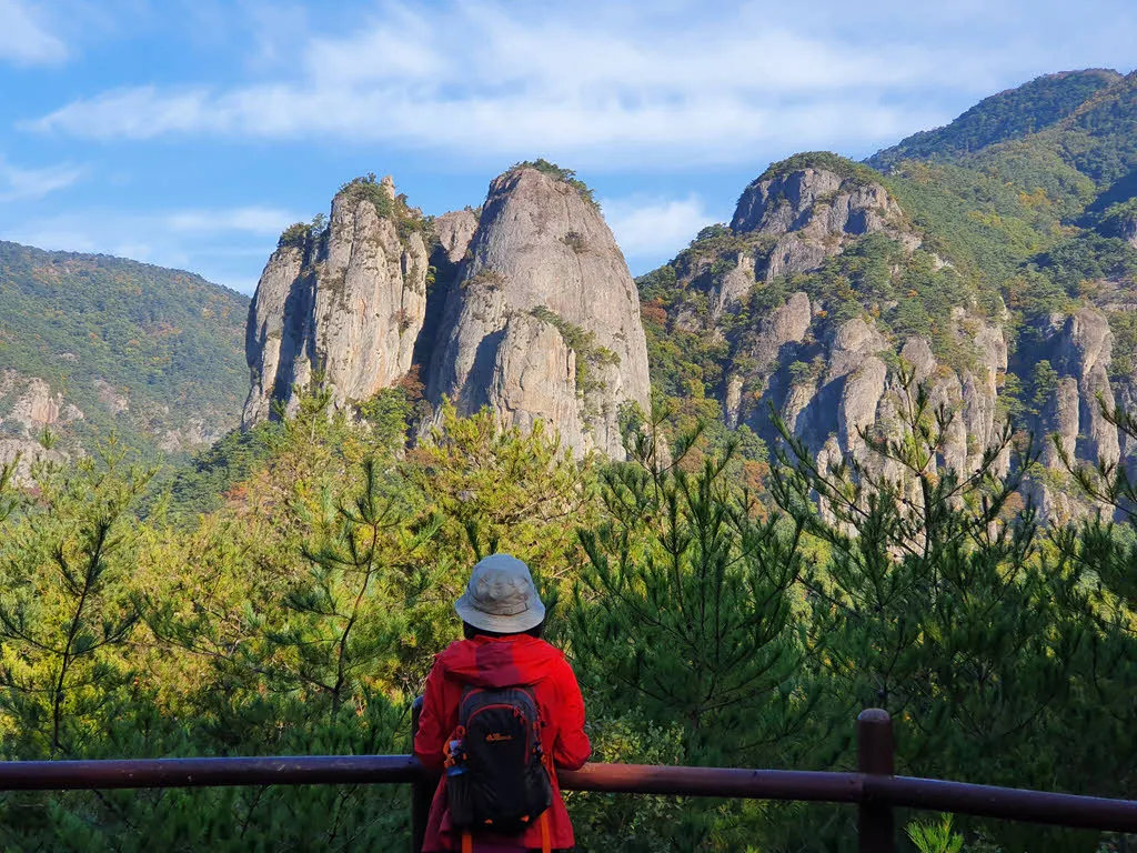 주왕산 기암 감상하기