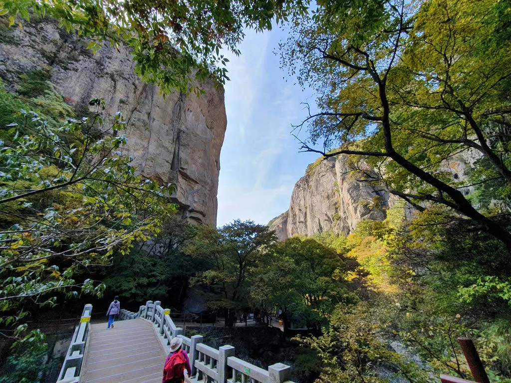 용추협곡에서 대전사 방면